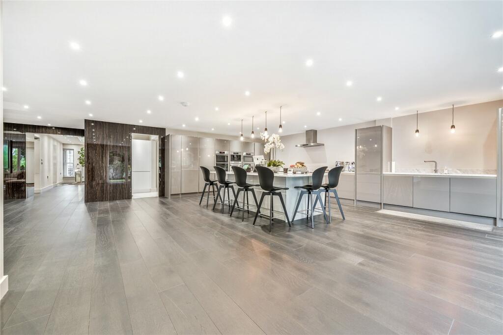 Additional image 13 of Wood Way, Farnborough Park