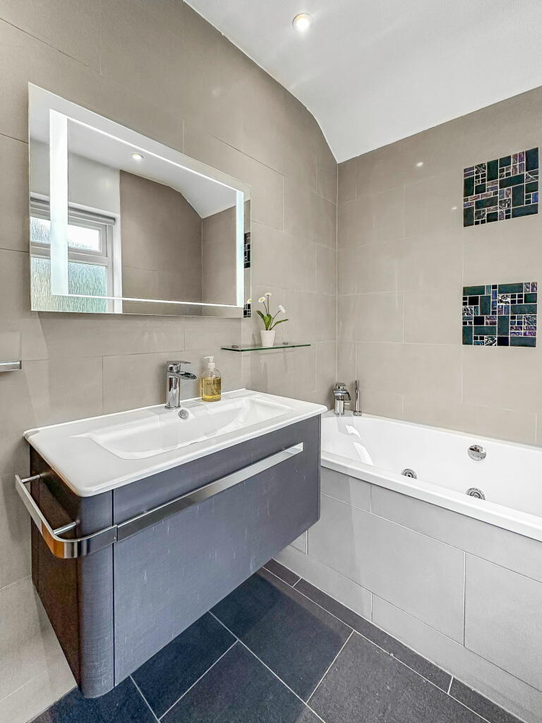 Additional image 22 of Merewood Close, Bromley, BR1 2AN