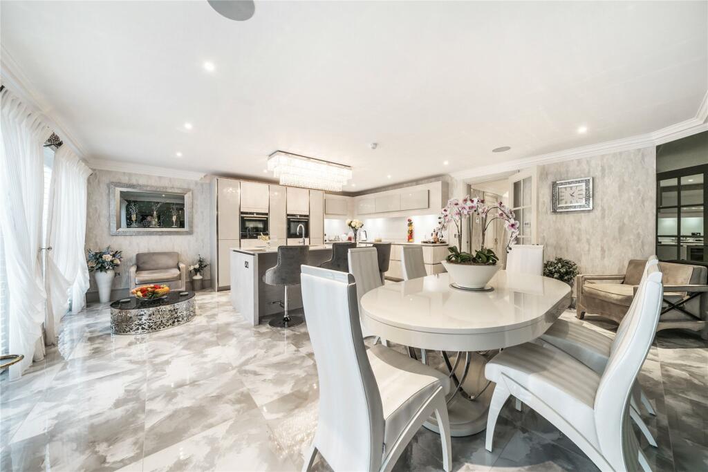 Additional image 28 of Willoughby Lane, Bromley