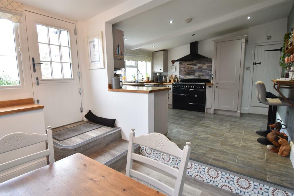 Additional image 10 of Clevedon Road, Weston-In-Gordano