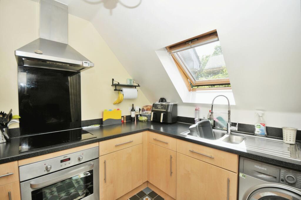 Additional image 9 of 1 Brosse Way, Bromley, BR2