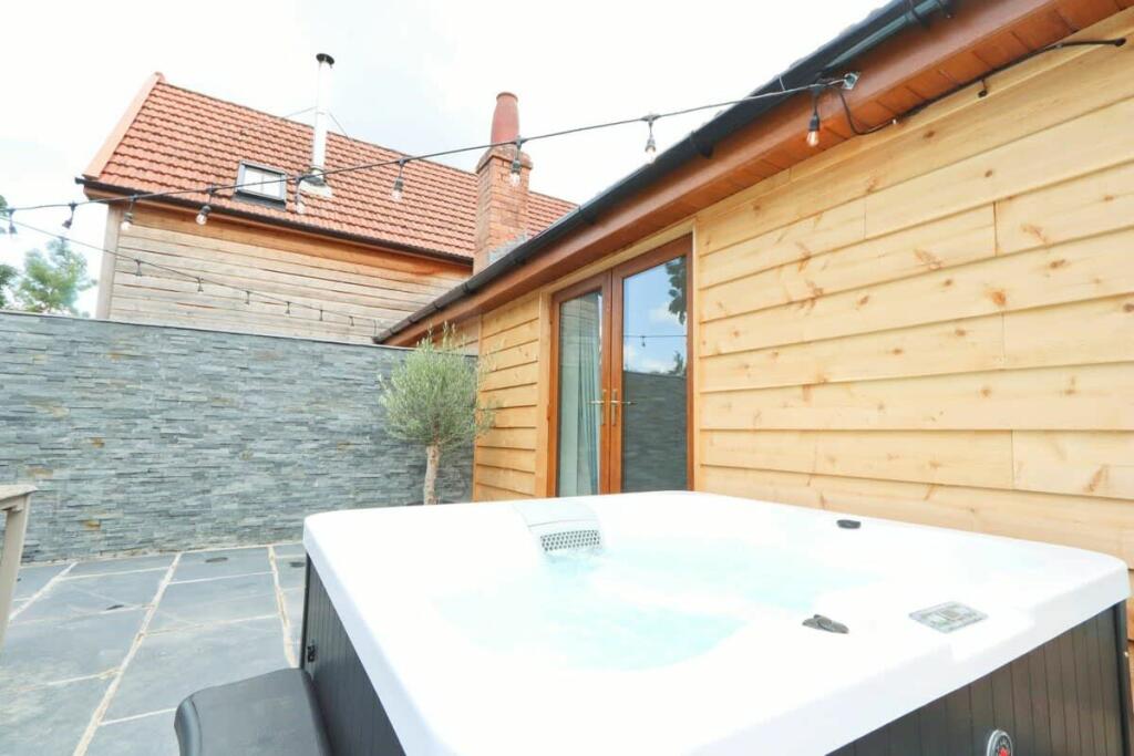 Additional image 14 of Foxhole, Foxholes Lane, Tockington, Bristol