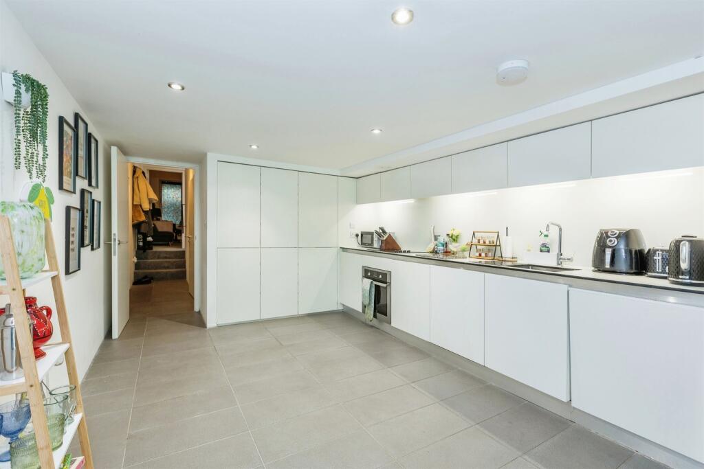 Additional image 6 of Lake Shore Drive, Bristol