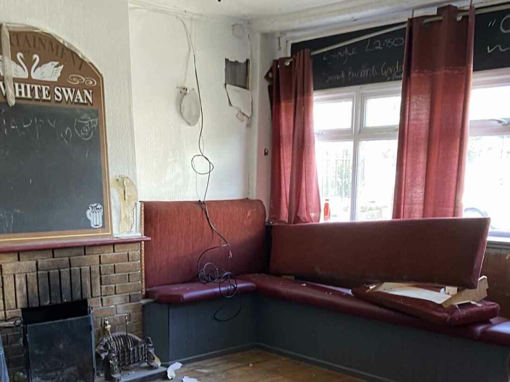 Additional image 4 of W-421104 - White Swan, 70 North Street, Downend BS16 5SG