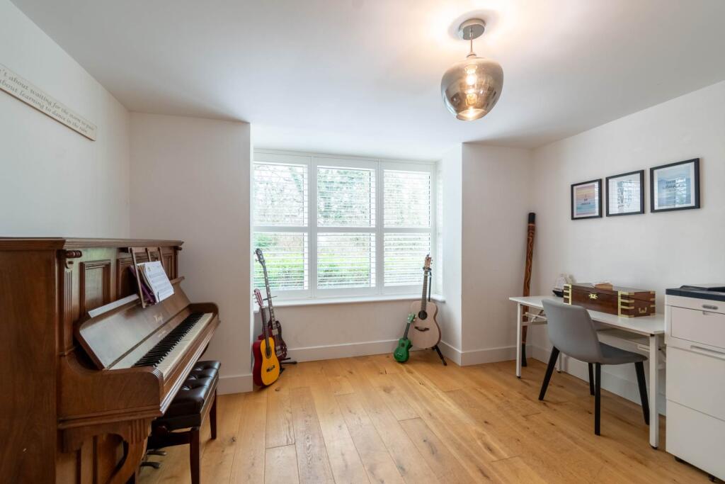 Additional image 12 of 32 Winstones Road