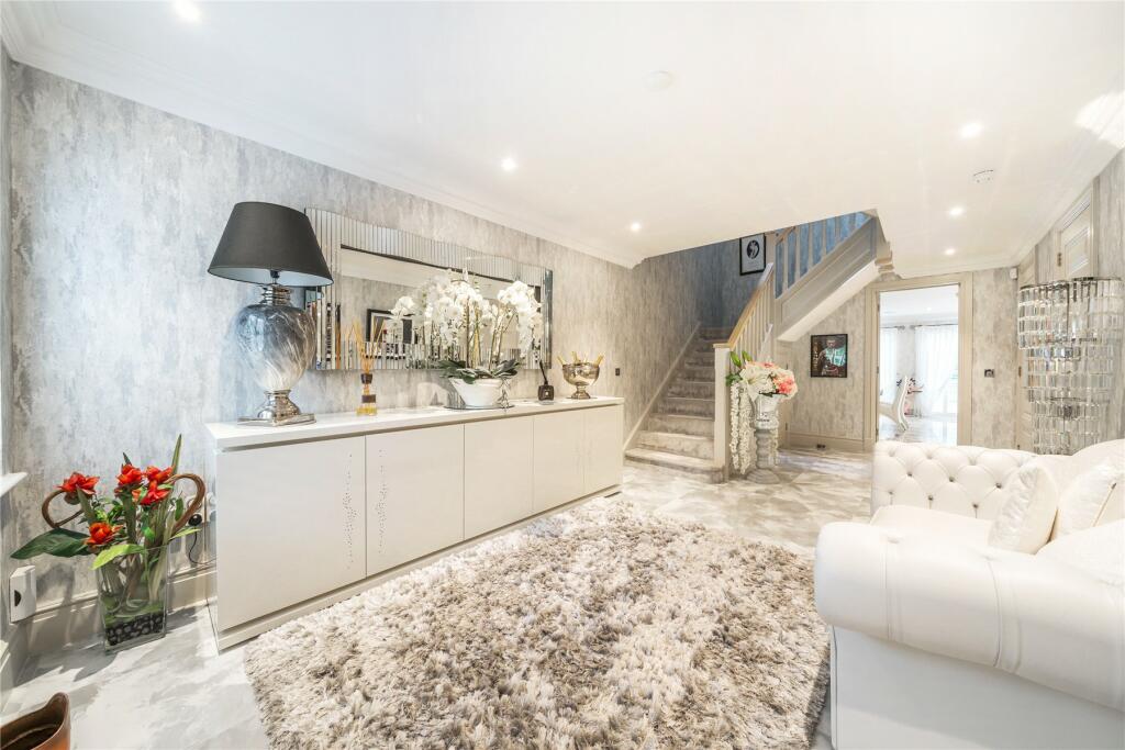 Additional image 32 of Willoughby Lane, Bromley