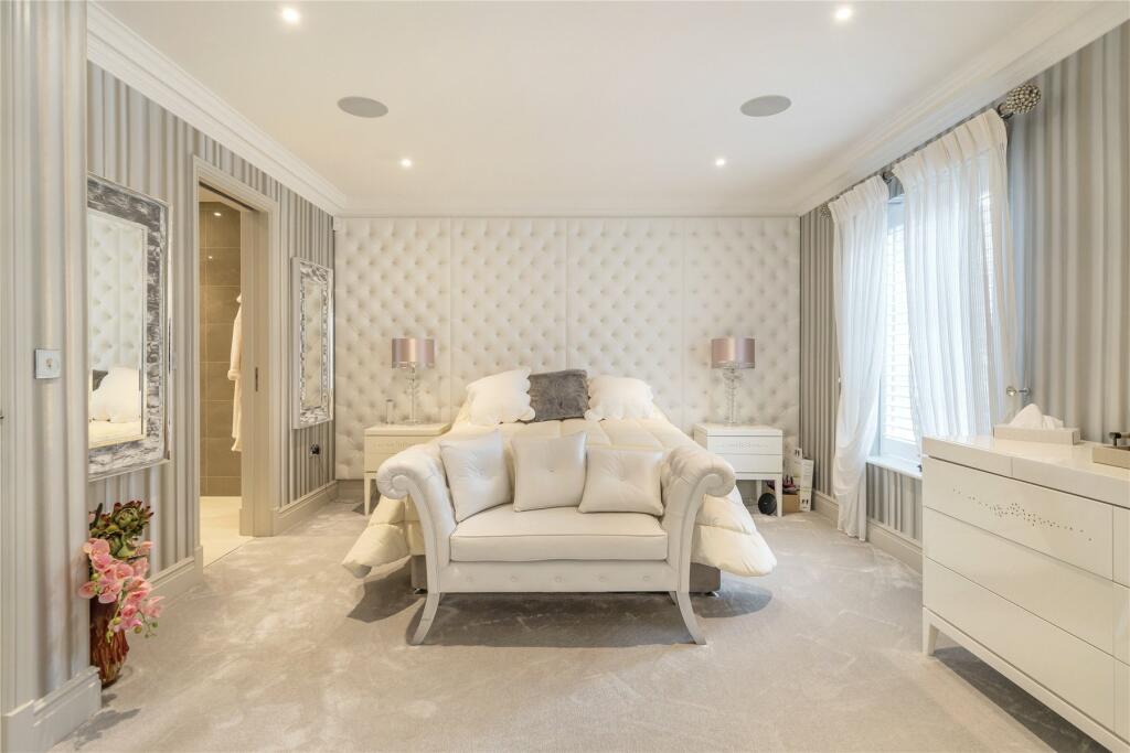 Additional image 26 of Willoughby Lane, Bromley