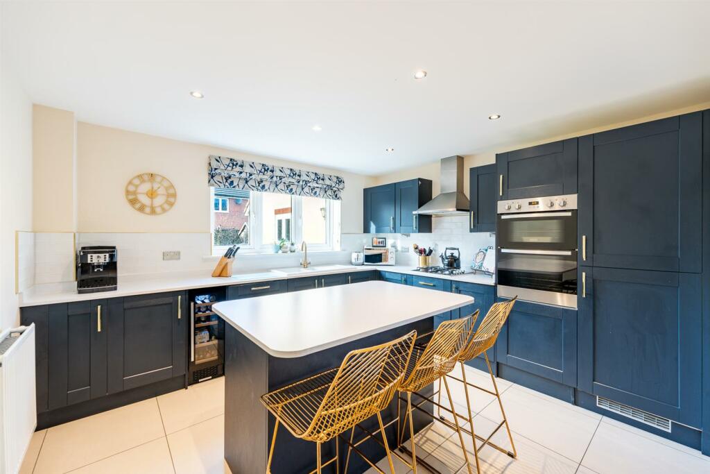 Additional image 5 of Mendip Road - Stunning Family Home!