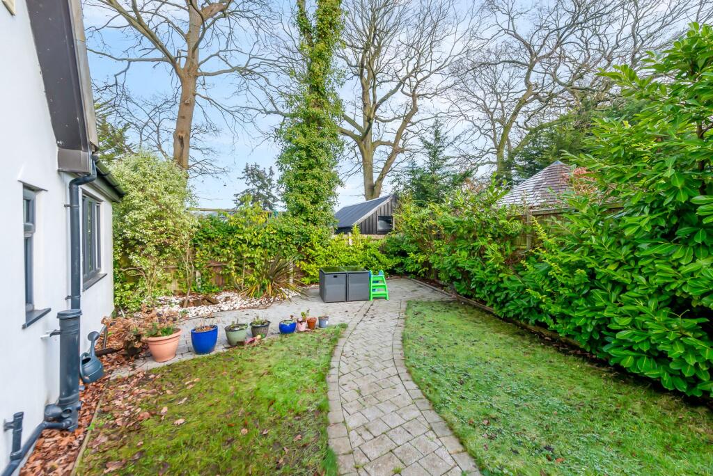 Additional image 11 of Oakwood Close, Chislehurst, BR7