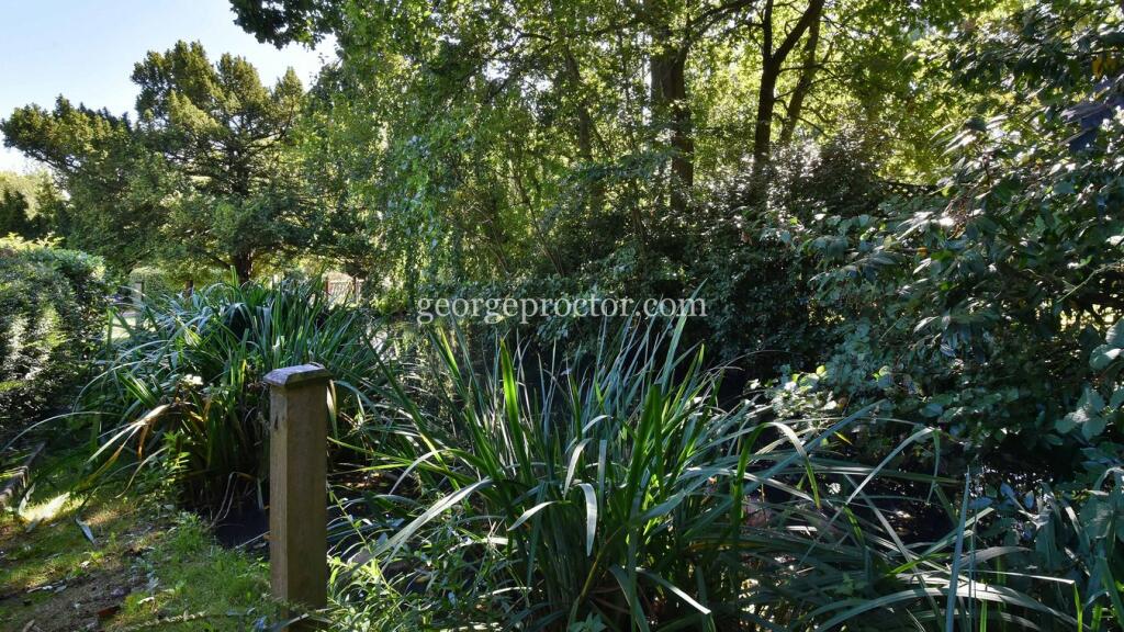 Additional image 34 of Oakwood Close, Chislehurst, BR7