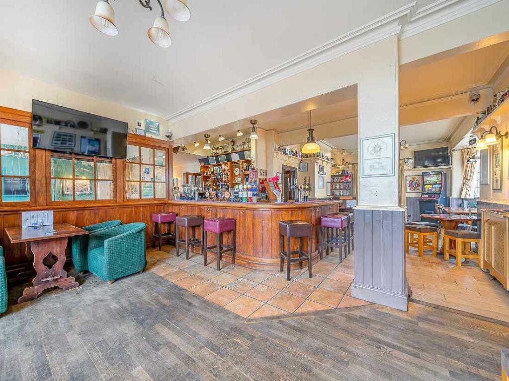 Additional image 2 of W-420581 - Wheatsheaf, 7 Chapel Street, Thornbury BS35 2BJ