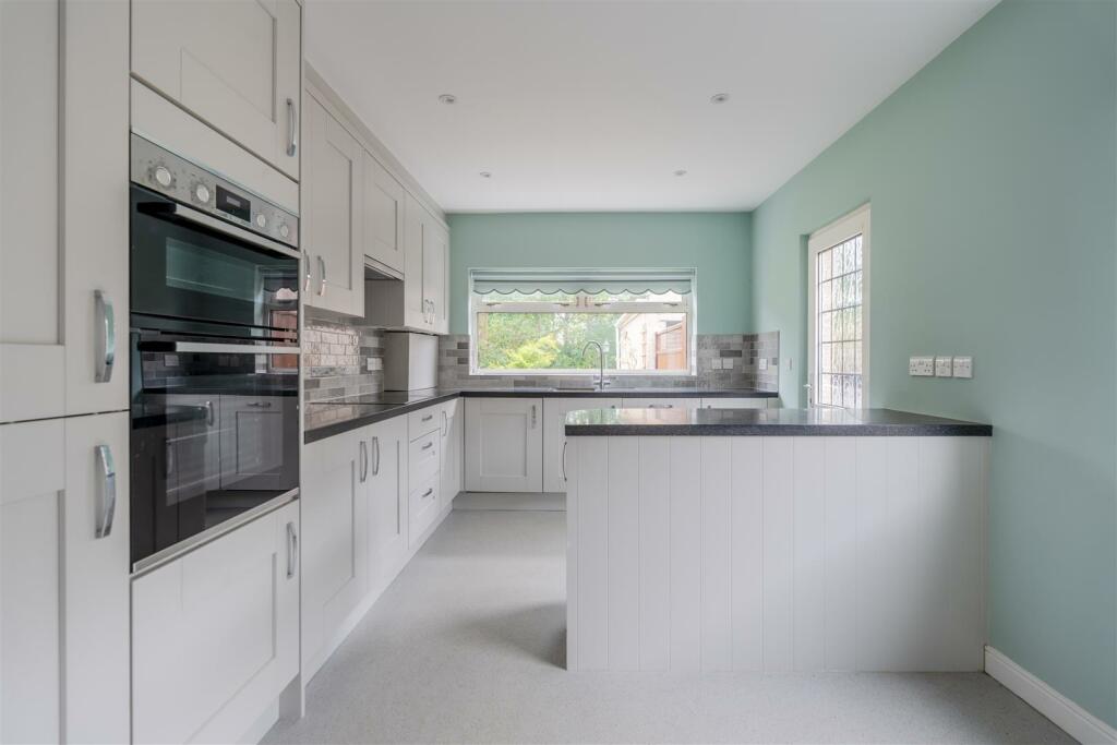 Additional image 14 of Oaklands Drive, Oldland Common