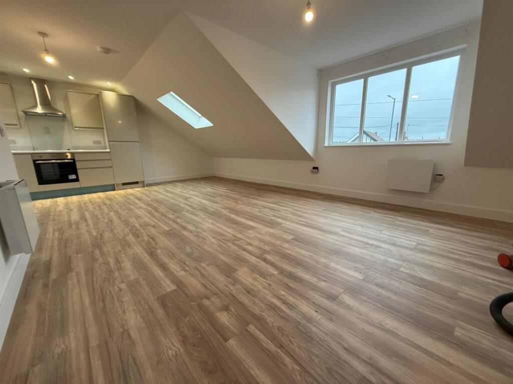 Additional image 3 of 18676407 Winterstoke Road, Bristol