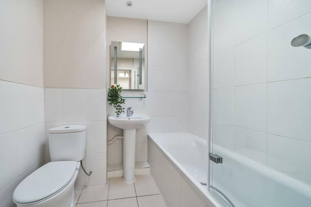 Additional image 7 of Holmdene Close, Beckenham