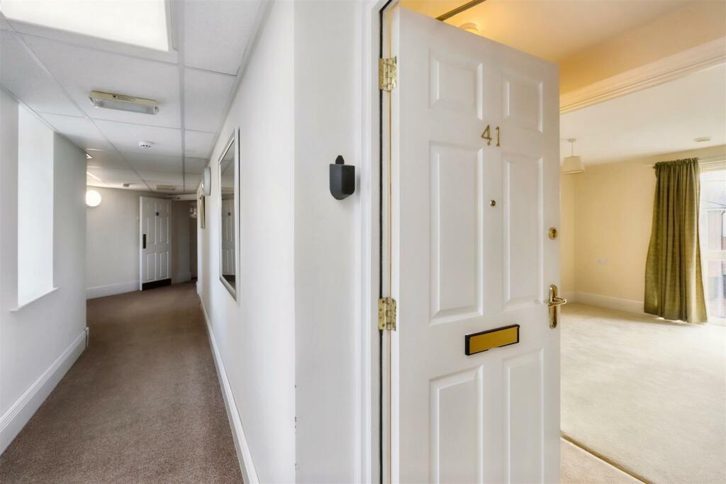 Additional image 4 of Within an easy walk to Clevedon Town Centre