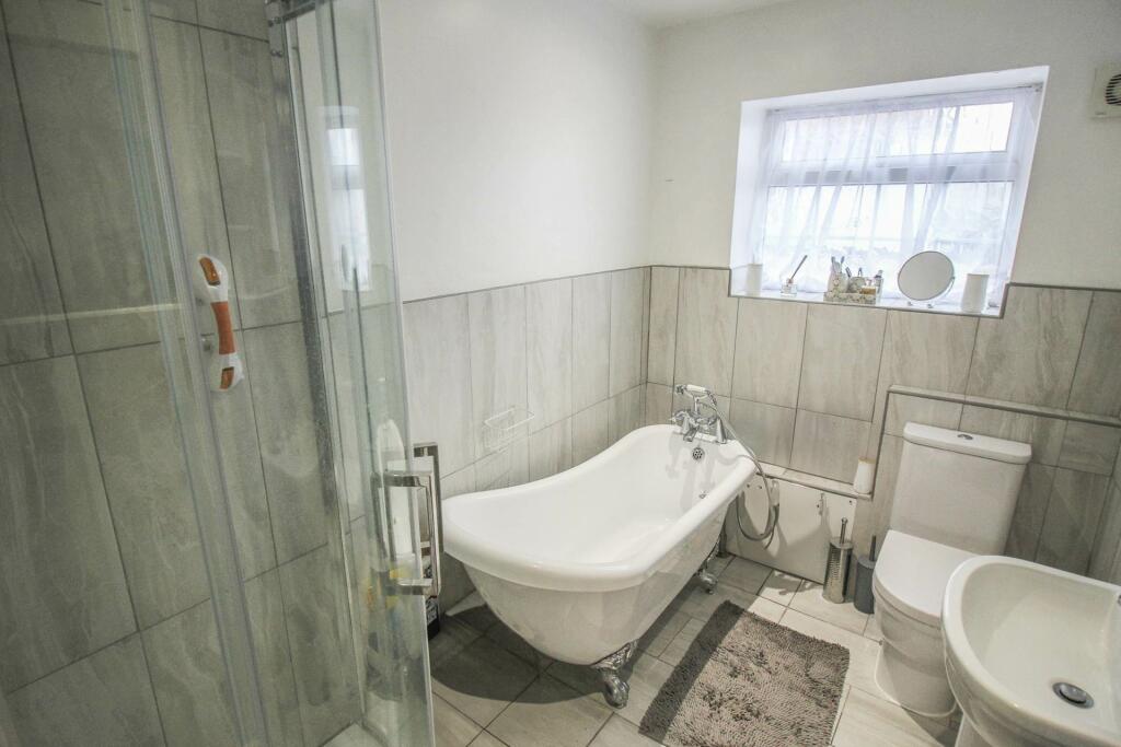 Additional image 8 of UPHILL*FANTASTIC INVESTMENT OPPORTUNITY*IDEAL FOR DUAL OCCUPANCY*HOME & INCOME*NO ONWARD CHAIN*