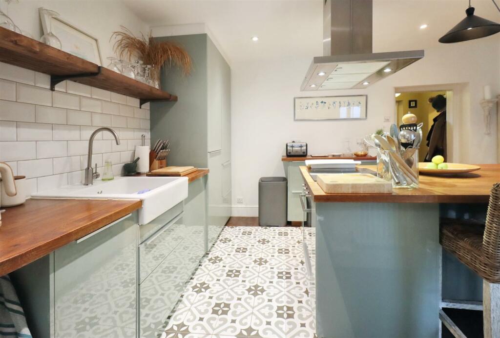 Additional image 8 of Elevated location with views across Clevedon