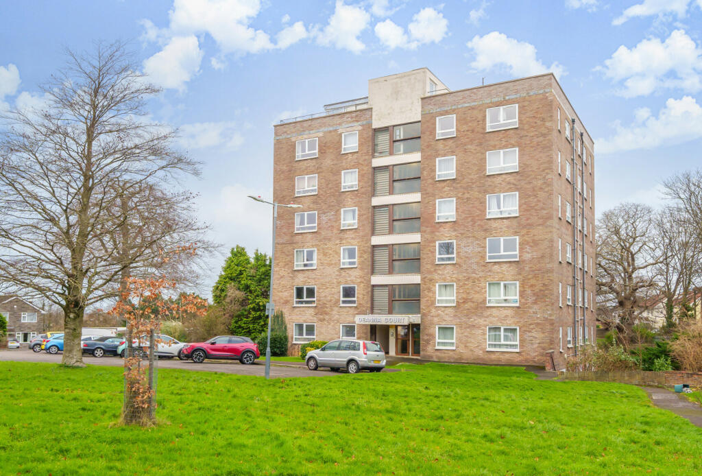 Cleeve Lodge Close, Bristol, Gloucestershire, BS16