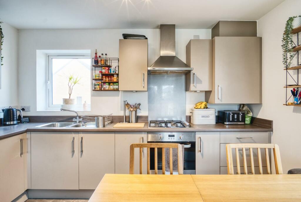 Additional image 15 of Modern first floor apartment in central Yatton