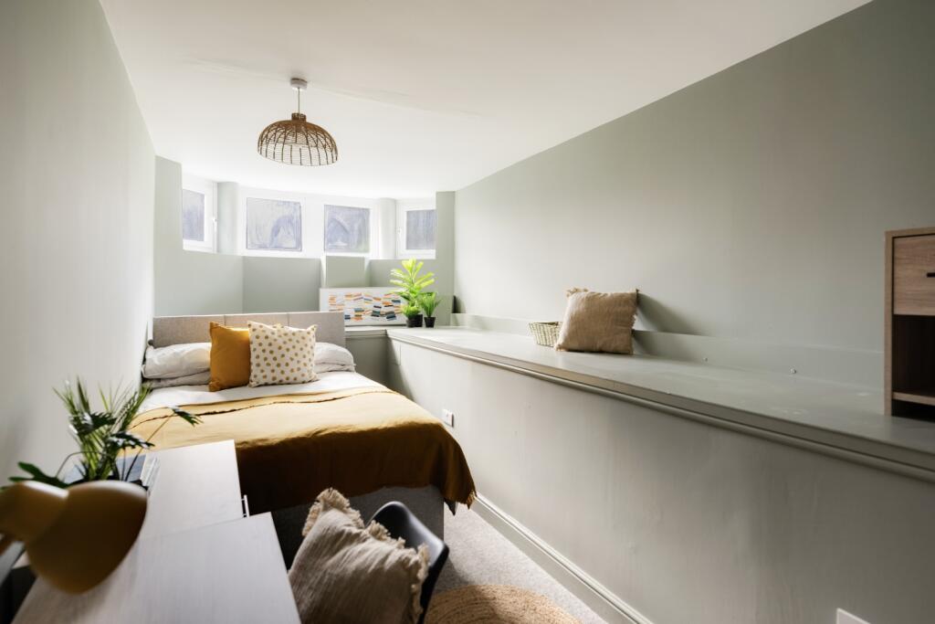 Room 1, Redland Road, Bristol, BS6