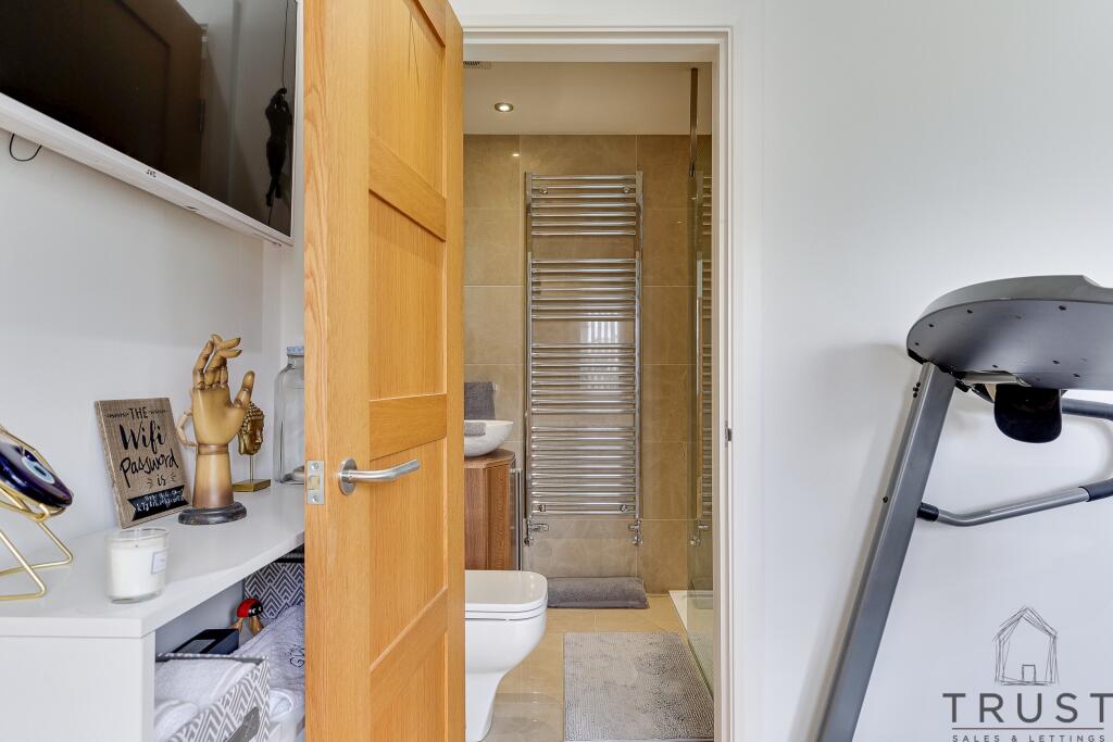 Additional image 46 of Bradford Road, Birkenshaw