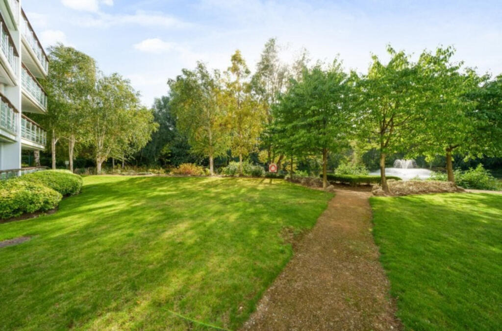 Additional image 9 of Creswell Drive, Beckenham, BR3