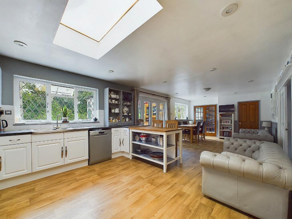 Additional image 21 of Marlings close