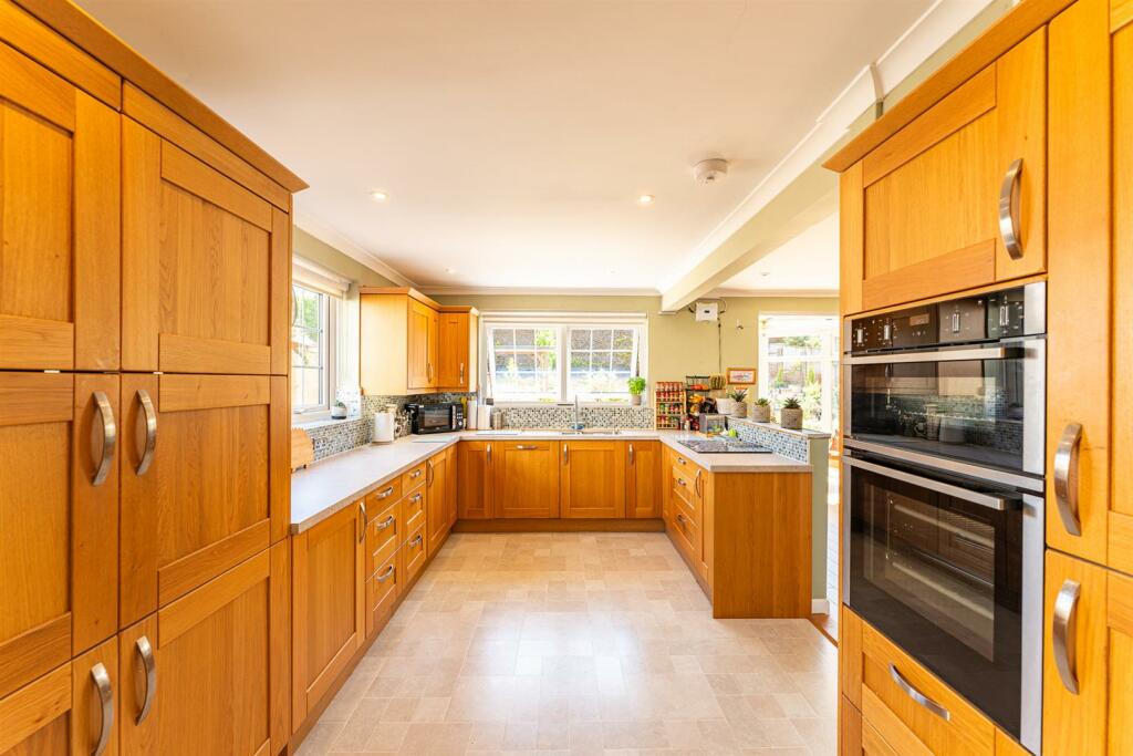 Additional image 11 of Leighton Crescent, Bleadon Hill, Weston-super-Mare