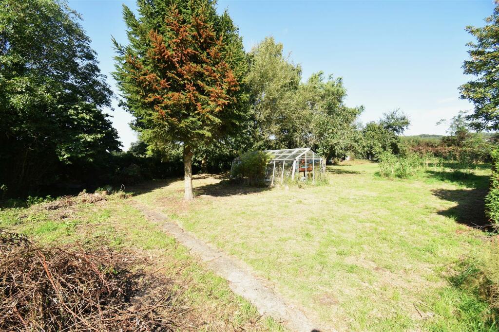 Additional image 21 of Surrounded By Farmland In Popular Village Of Olveston
