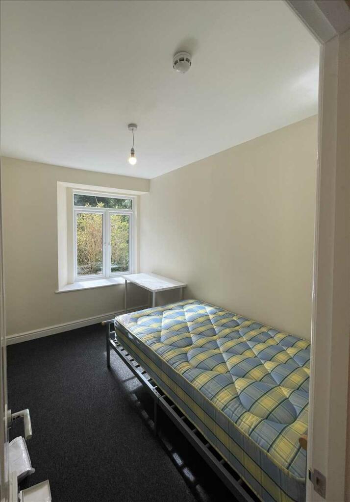 Additional image 4 of Garden Flat, Southfield Road