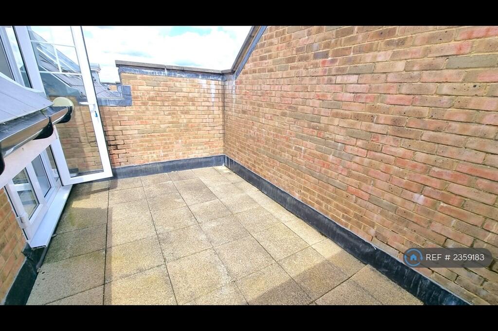 Additional image 12 of Wells View Drive, Bromley, BR2