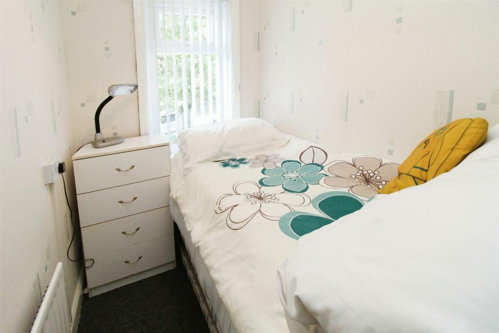 Additional image 7 of Cleckheaton Road, Low Moor, Bradford, BD12 0HL