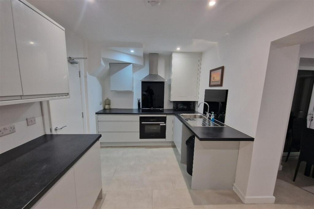 Additional image 6 of 5 bedroom Semi Detached House in Ringwood Crescent, Southmead