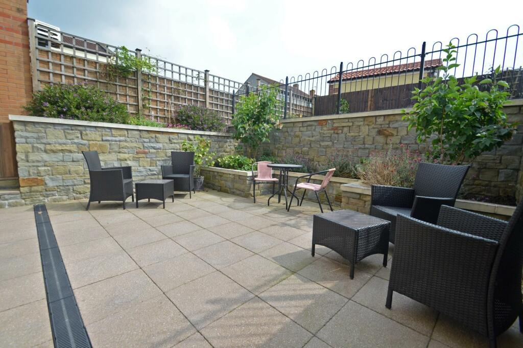 Additional image 12 of Retirement apartment just a stone's throw from the shops in Yatton