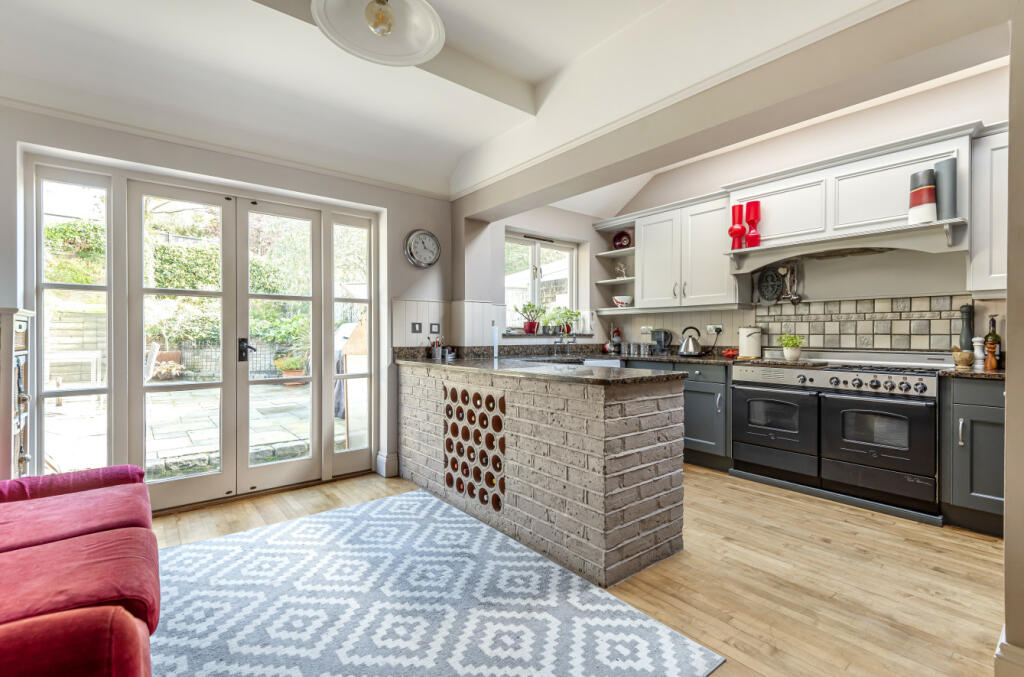 Additional image 6 of Cromwell Avenue, Bromley, BR2