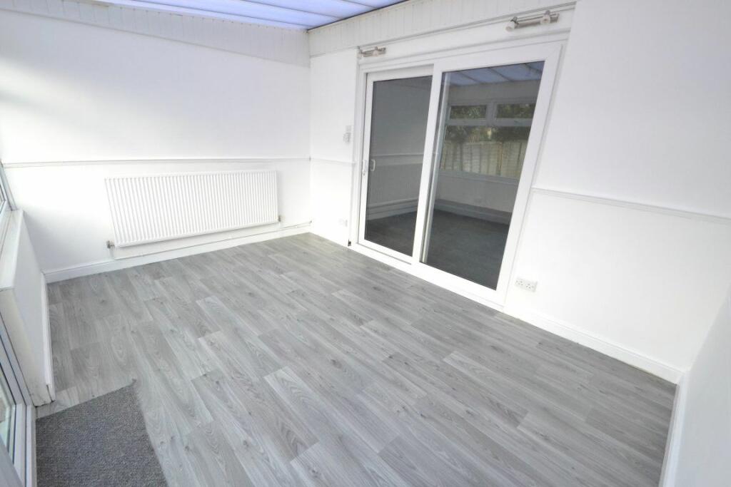 Additional image 12 of Westward Drive, Pill