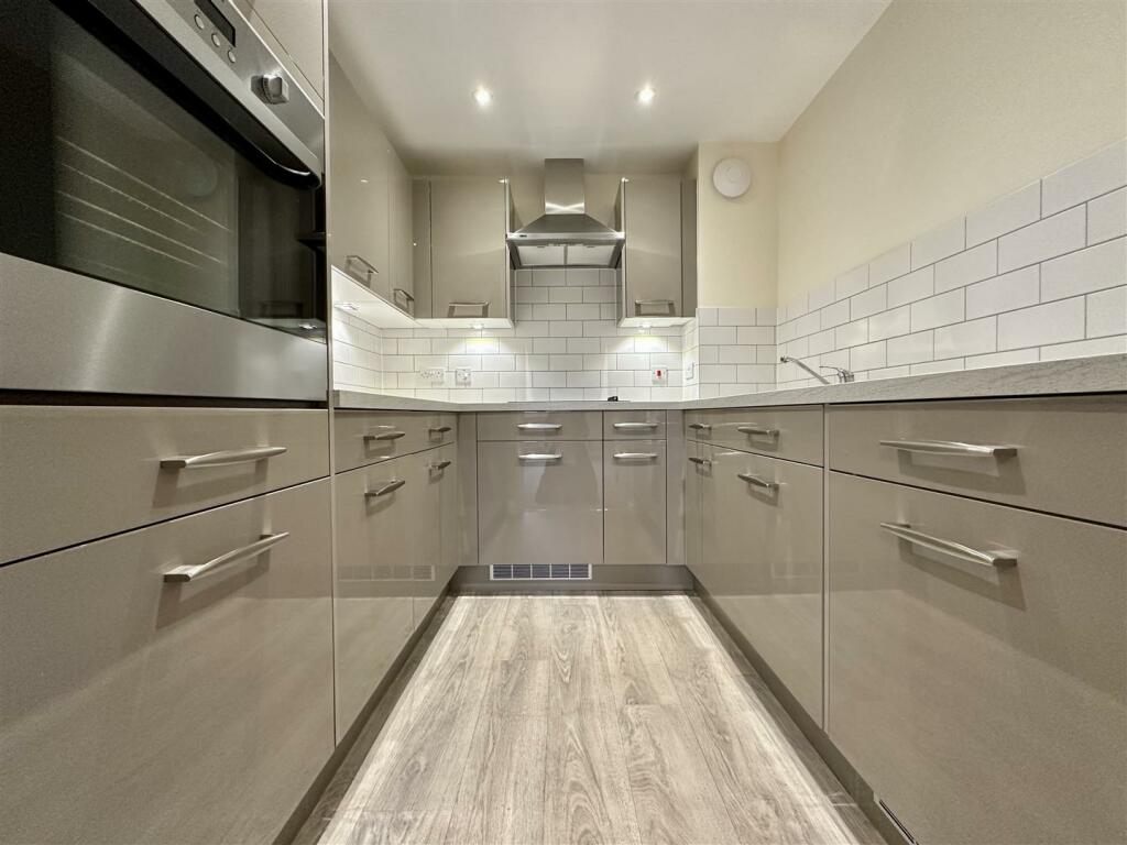 Additional image 46 of Alexandra Lodge, Stokefield Road, Thornbury