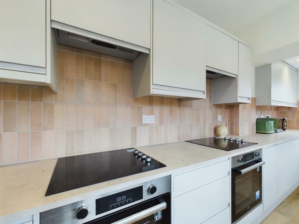 Additional image 14 of Charlton Road, Kingswood