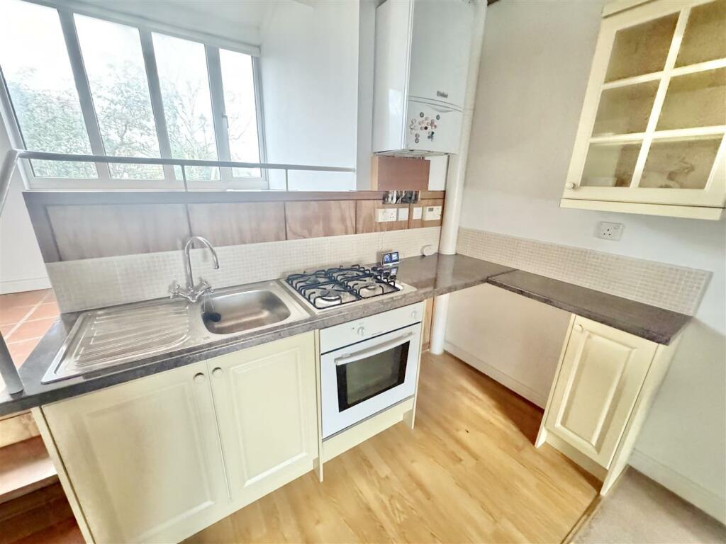 Additional image 4 of No Onward Chain