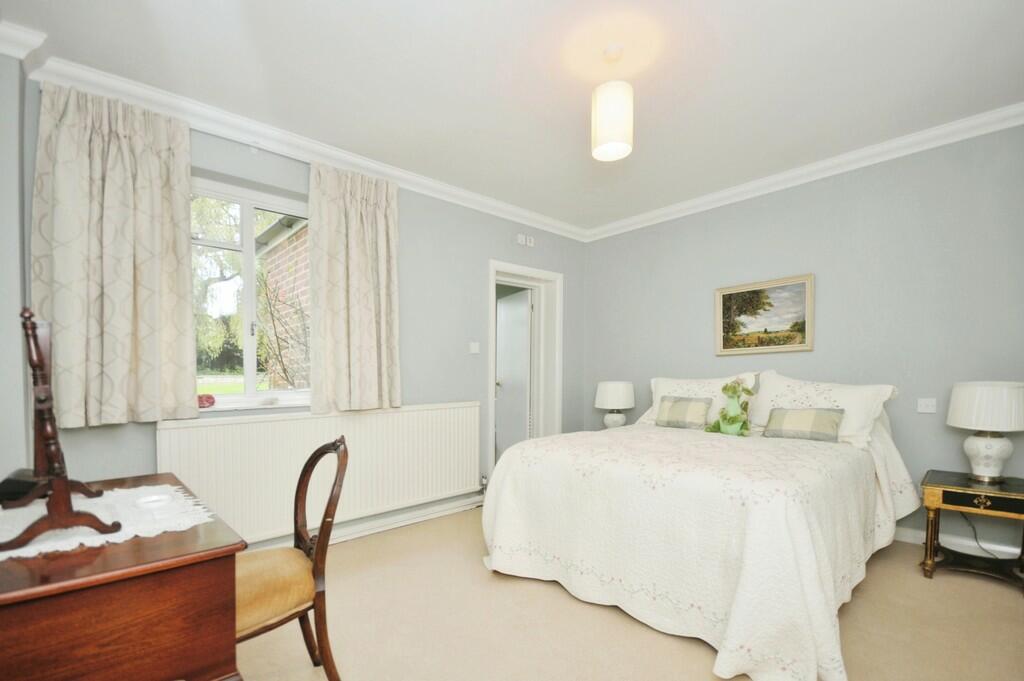 Additional image 11 of Oakwood Close, Chislehurst