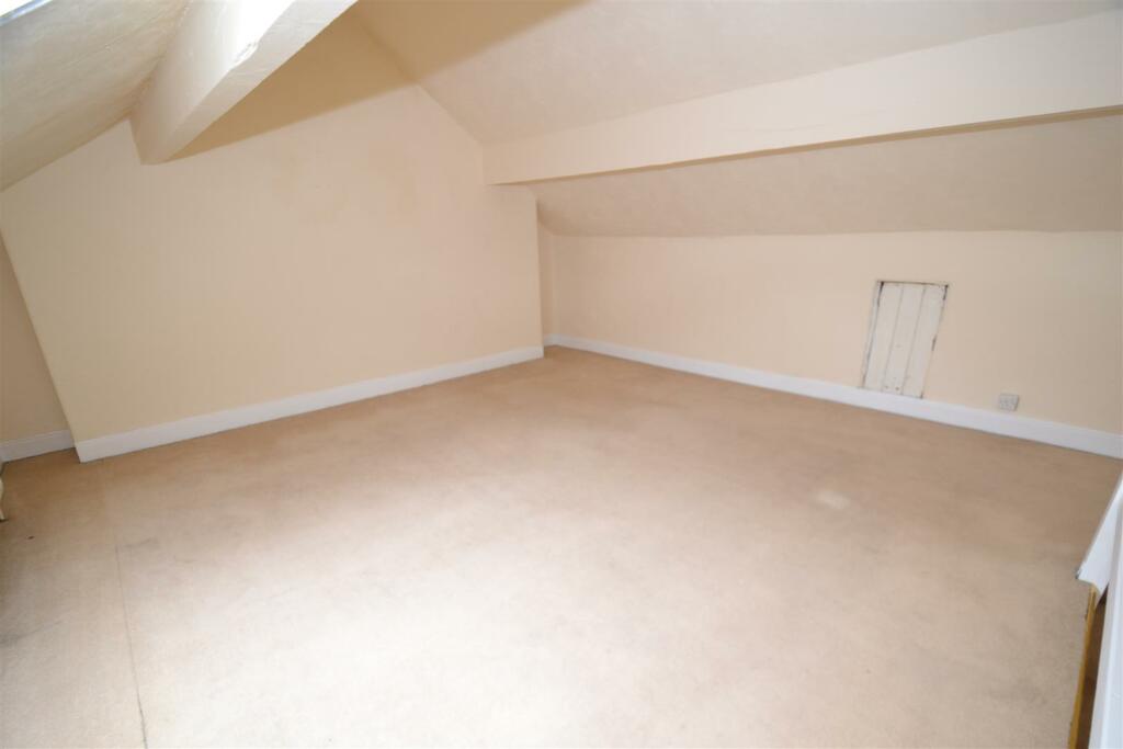 Additional image 13 of Bradford Road, Oakenshaw