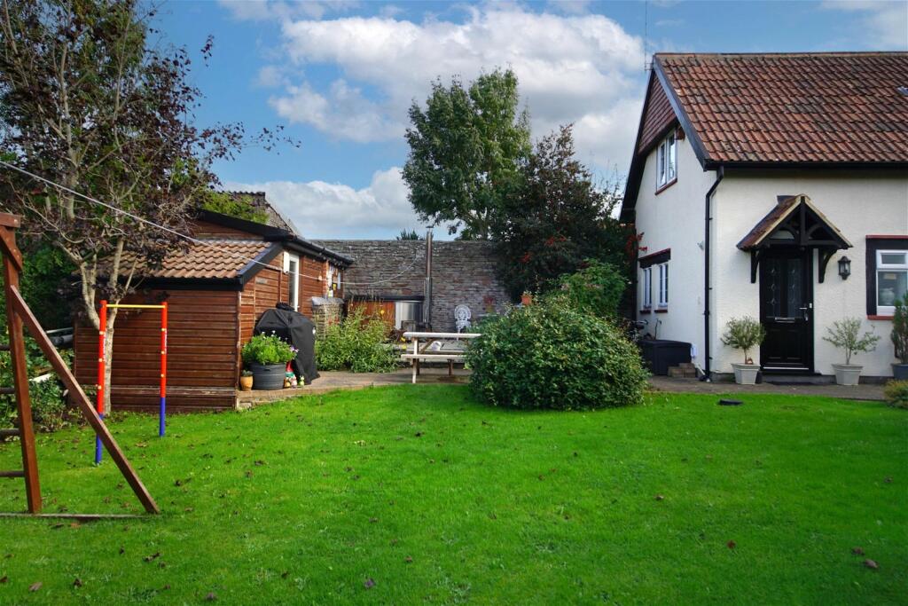 Additional image 24 of Stunning 4 Bedroom Cottage With Equally Stunning 2 Double Bedroom Detached Annexe, Winterbourne