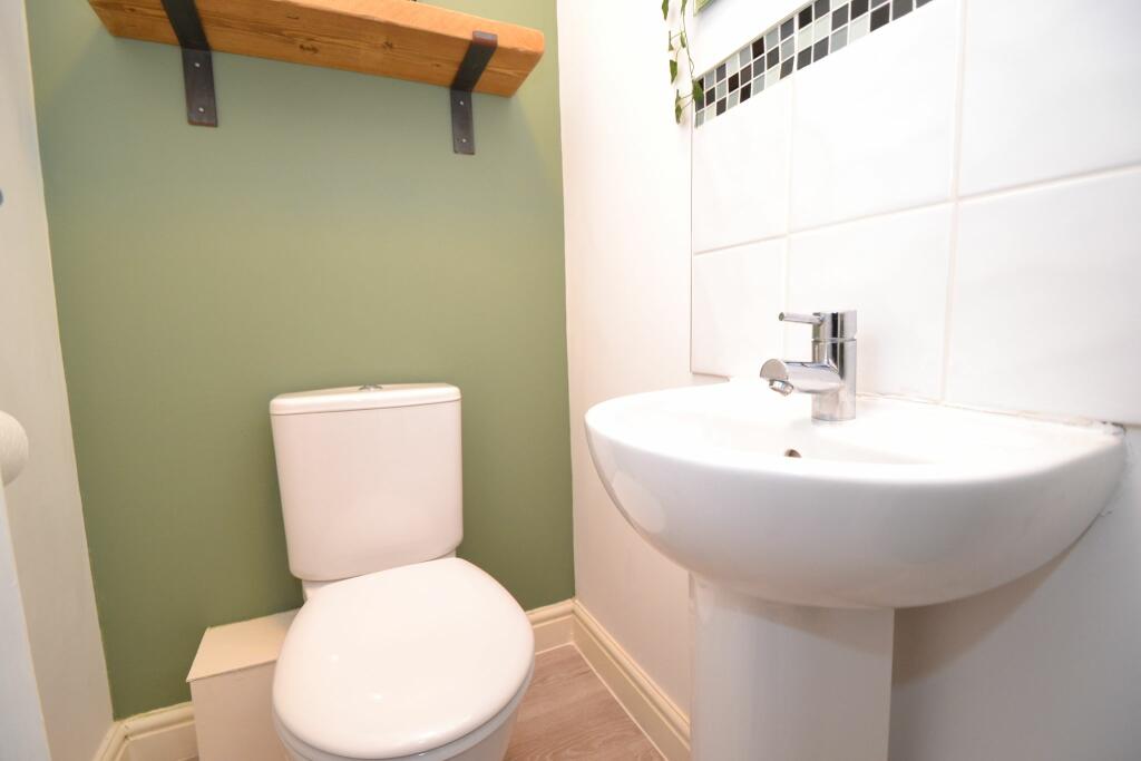 Additional image 7 of Far Crook, Thackley,