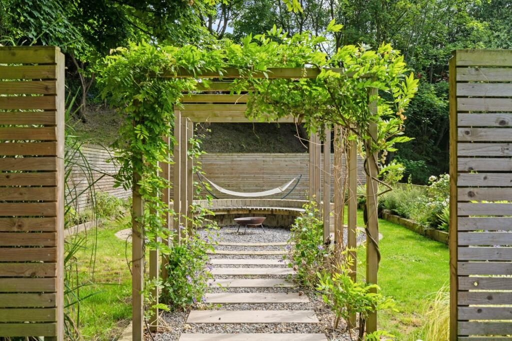 Additional image 27 of Chapel Lane, Esholt