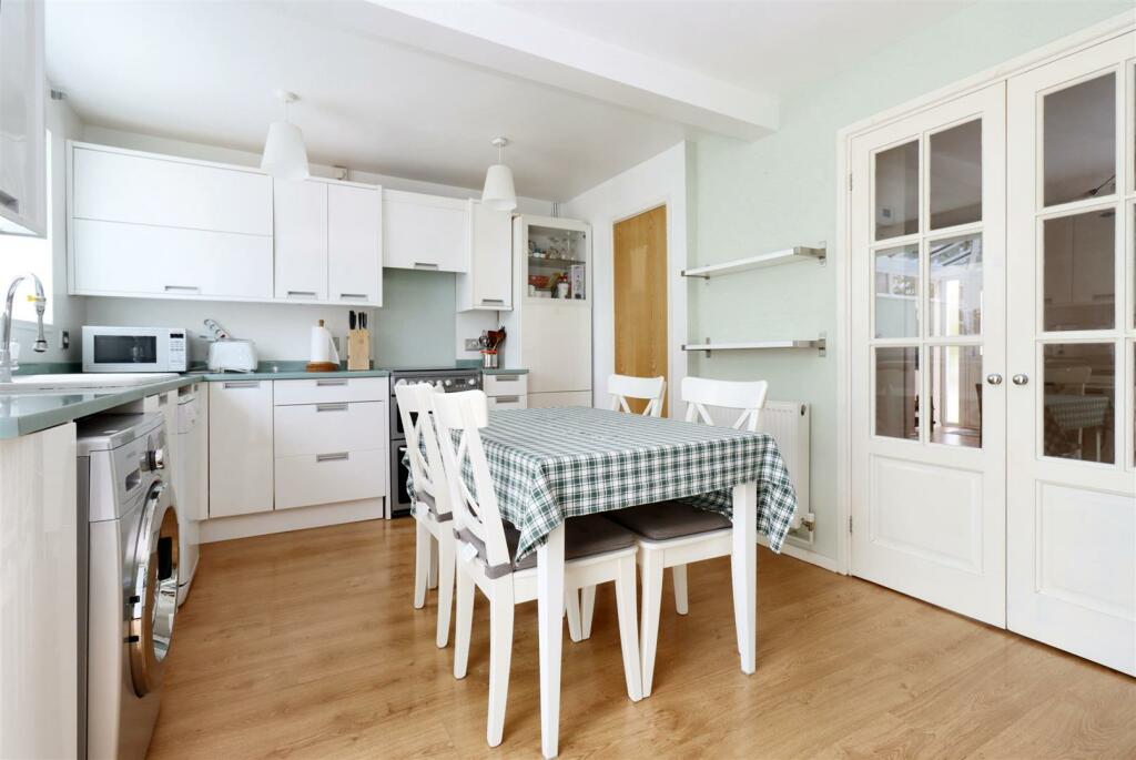 Additional image 10 of Situated close to town centre in Clevedon