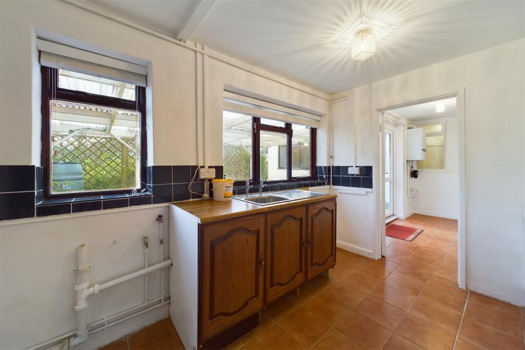 Additional image 16 of DETACHED | BASIC UPDATING | STOKE LODGE