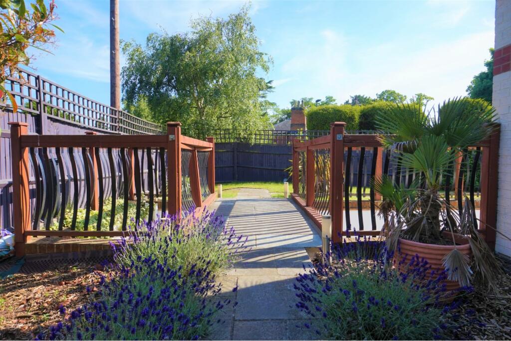 Additional image 26 of Susan Wood, chislehurst, BR7