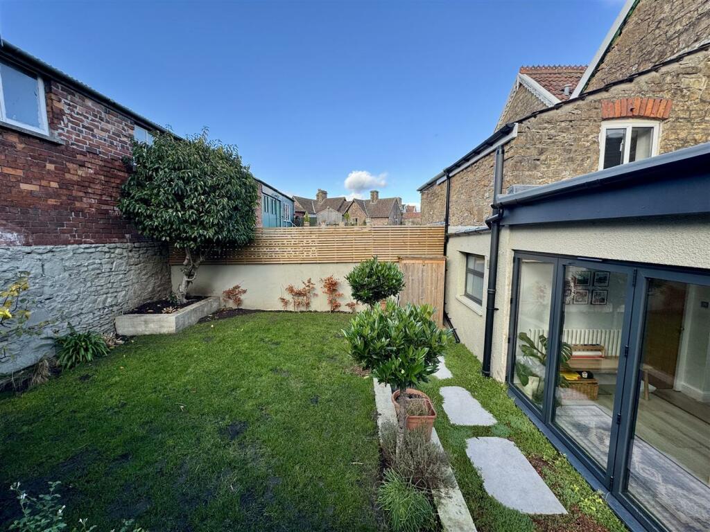 Additional image 15 of Victoria Square, Portishead.