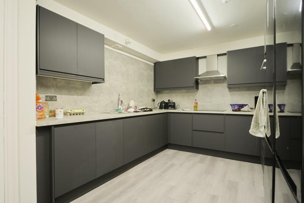 Additional image 3 of Queens Square