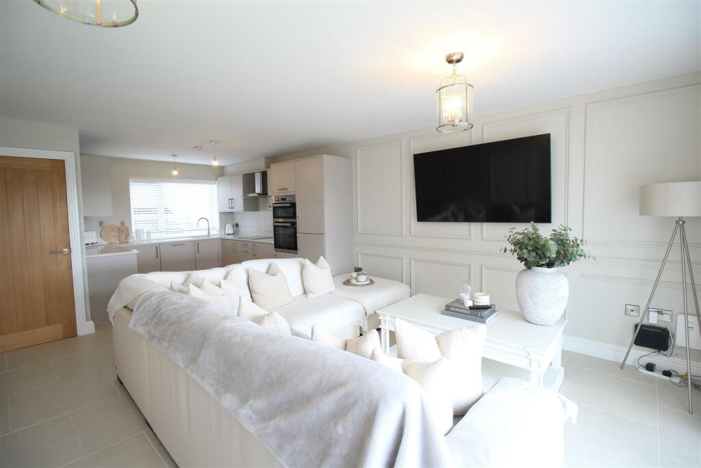 Additional image 8 of Delph Hill Close, Low Moor, Bradford